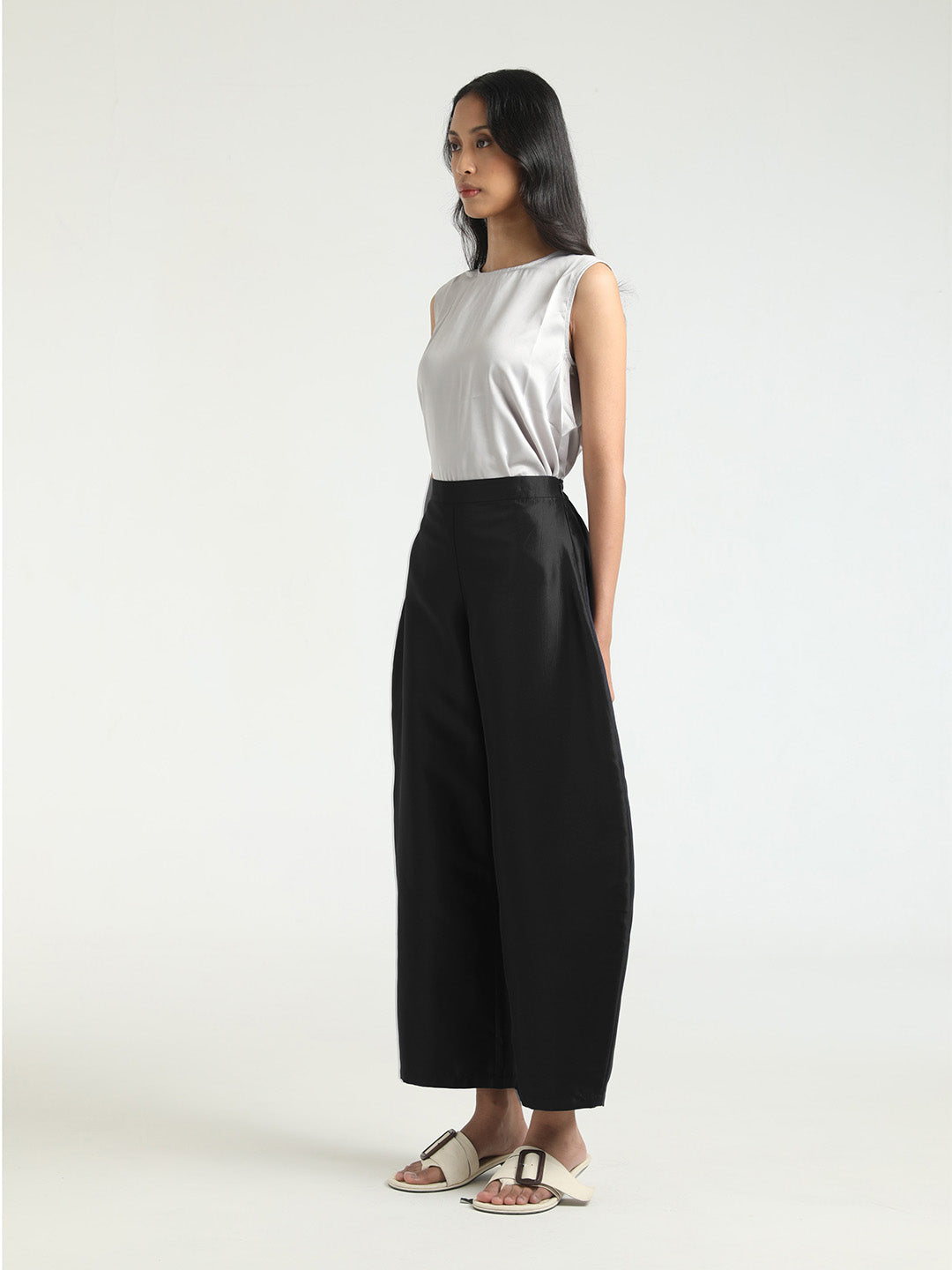 Djani Balloon Pants in Black