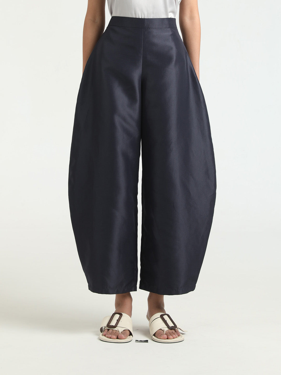 Djani Balloon Pants in Navy Blue