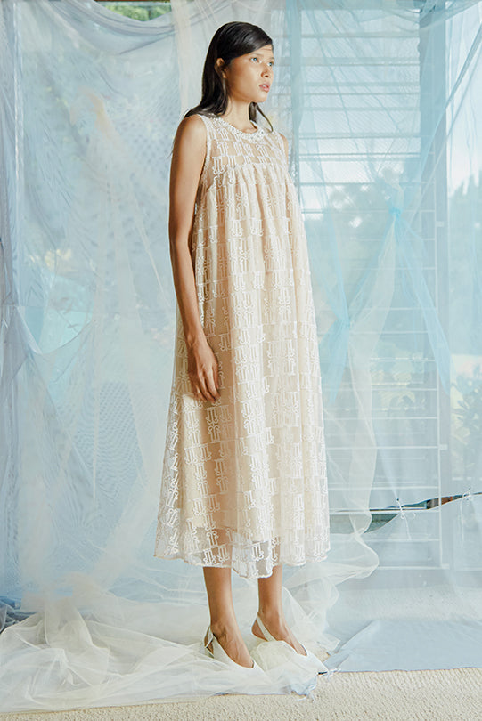 Tekat Dress No. 5 in Creme